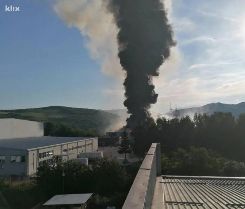 Veliki požar u Sarajevu: Gori hala u Rajlovcu