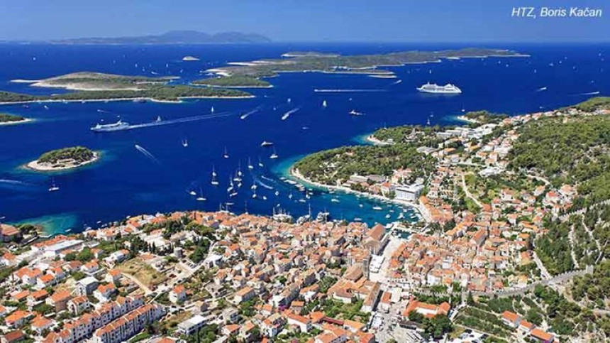 Hvar ne pamti gore, u gradu samo 66 turista