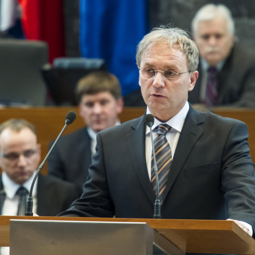 Ministar podnio ostavku zbog nabavke respiratora