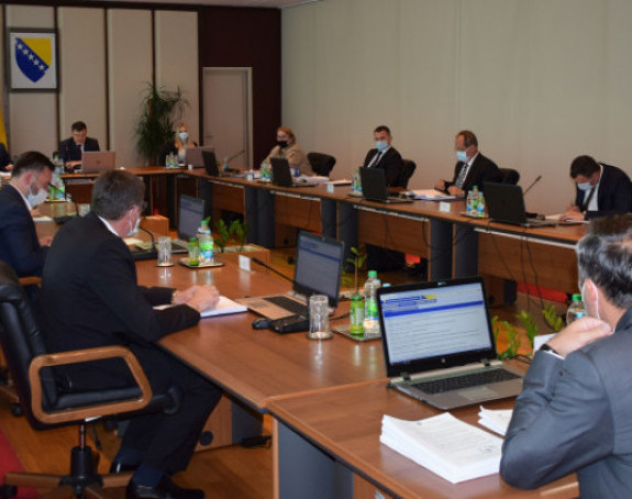 Bez imenovanja, na čekanju i izbor direktora SIPE