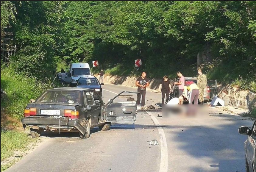 Težak udes kod Pala, saobraćaj zaustavljen