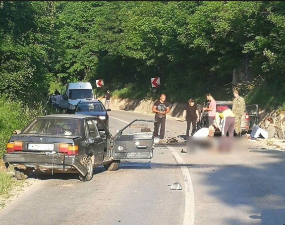 Težak udes kod Pala, saobraćaj zaustavljen