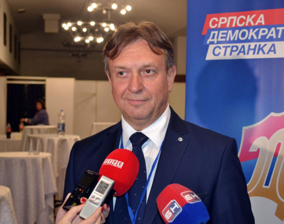 "I veće nedaće od Radojičića Golf 2 i SDS su preživjeli"