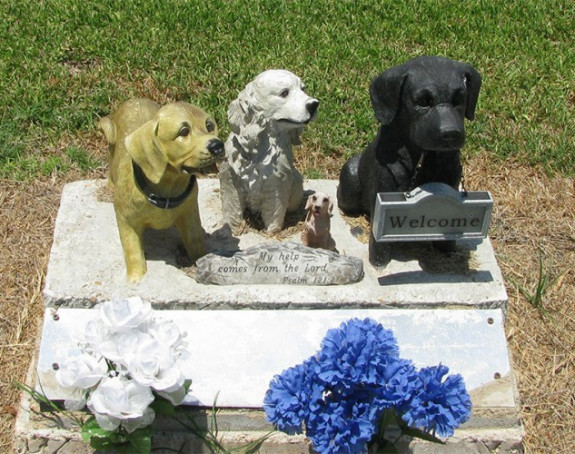 U Italiji možete sahraniti kućnog ljubimca sa vlasnikom ili u porodičnu grobnicu!