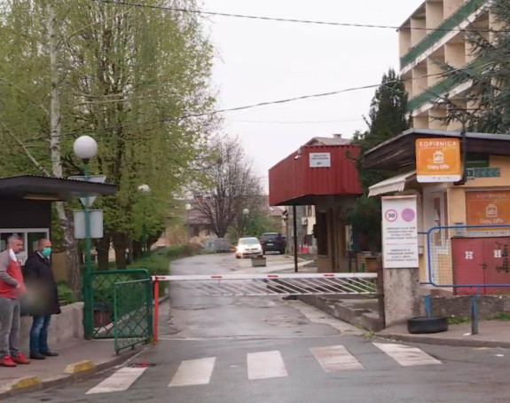 Studenti u izolaciji zbog zaražene koleginice