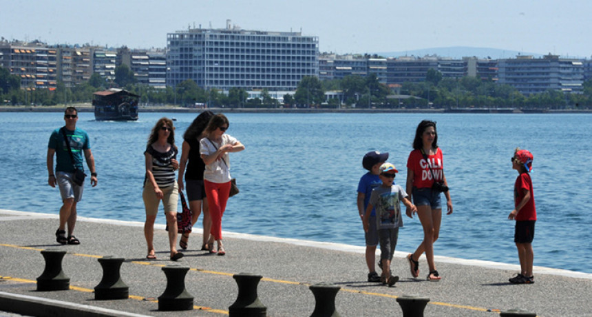 Sve više turista zaraženo, među njima žena iz Srbije