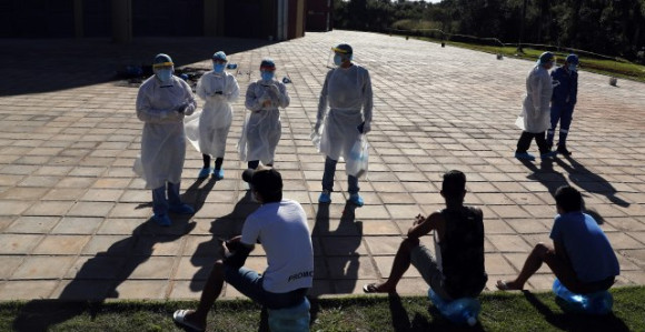 Izolacija uz elektronske narukvice svakome ko uđe u istočnu zemlju