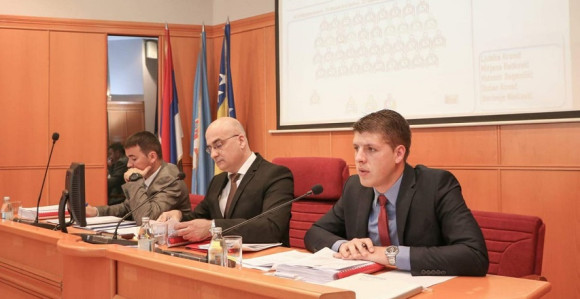 Требиње: Бојан Шапурић напустио ДНС