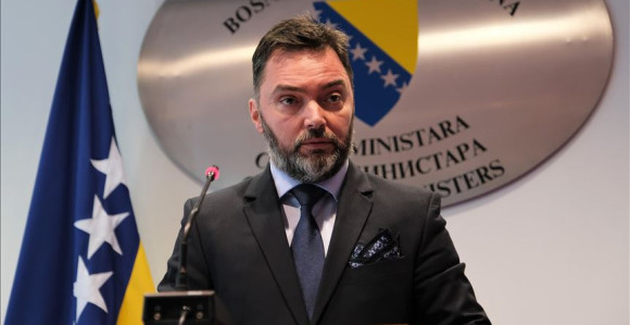 Jedan od savjetnika radi u vladi RS, drugi penzioner