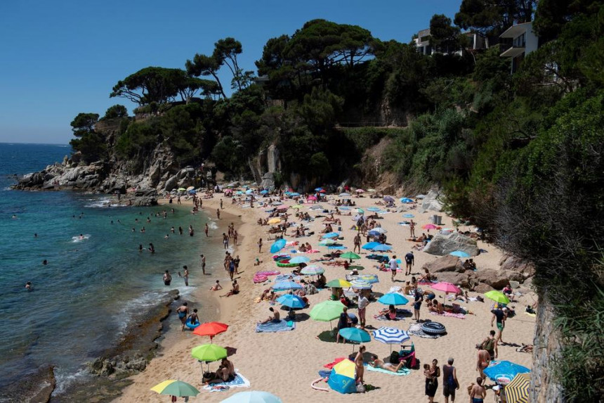 Pretrpane plaže u Španiji, vlasti ih zatvaraju
