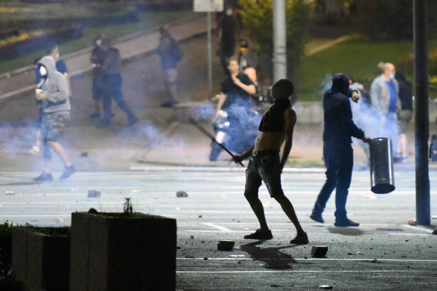 Uhapšen strani državljanin, učesnik protesta u Beogradu