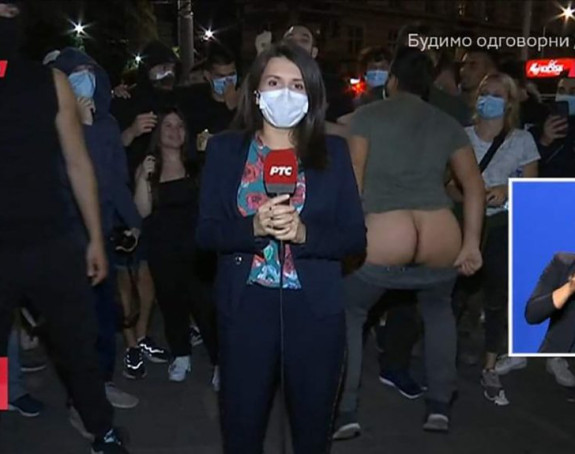 Gola zadnjica uživo u programu! (VIDEO)