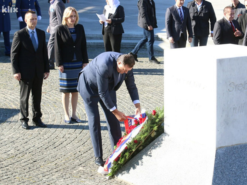 Dodik rekao da se u Srebrenici desio genocid