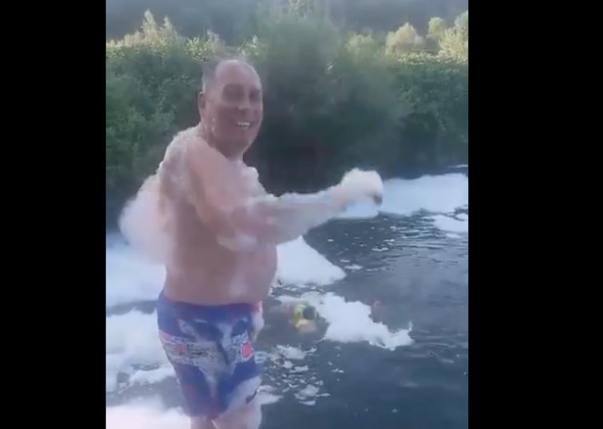 “Pjena parti” na Mektićev način