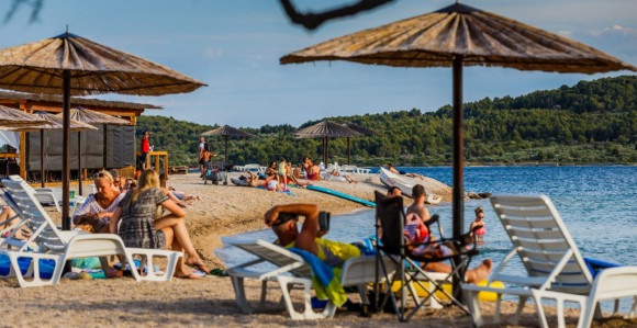 U Hrvatskoj oko 16.000 turista iz Srbije i BiH