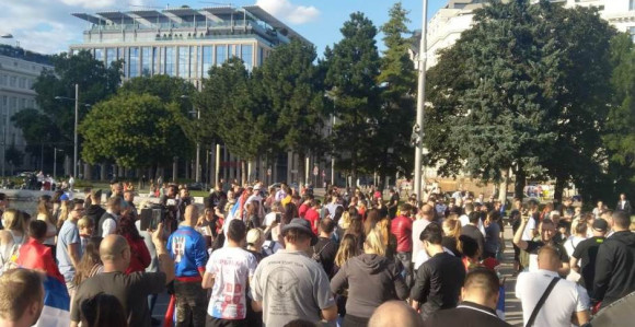 Protest Srba u Beču "protiv" korone, za KiM...