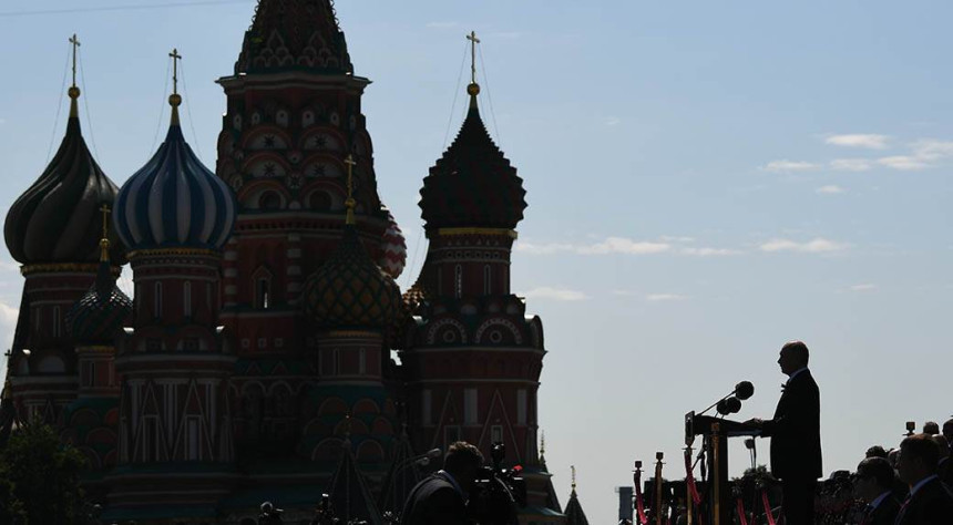 Rusija ukinula obavezni karantin za putnike