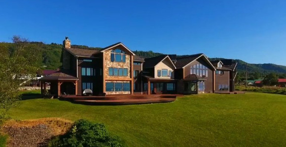 Zavirite u kuću iz snova na Aljasci! (VIDEO)