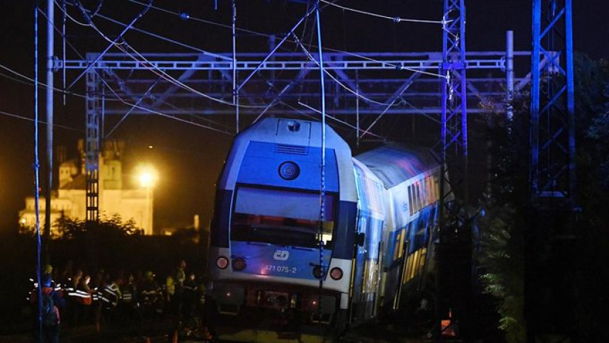 Povrijeđeno više od 60 osoba u sudaru dva voza kod Praga