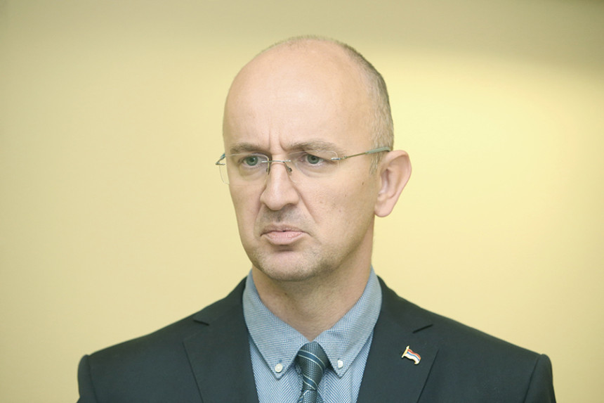 Poslanik Srđan Mazalica pozitivan na virus korona