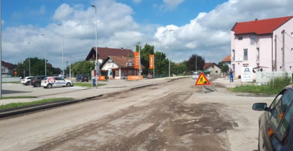 Radovi u brojnim tunelima i na mostovima