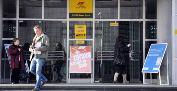 "Pošte Srpske" grcaju u gubicima i dižu milionske kredite