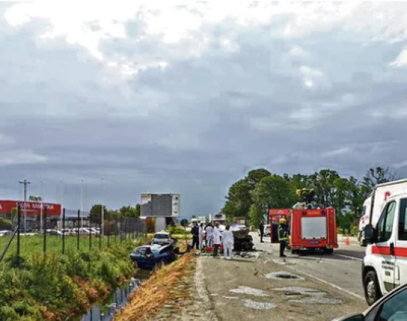 Stravična nesreća: Poginuo dječak i beba od godinu dana