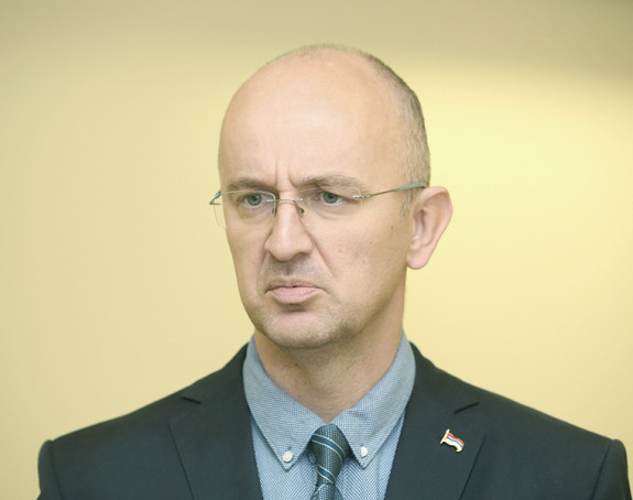 Poslanik Srđan Mazalica pozitivan na virus korona