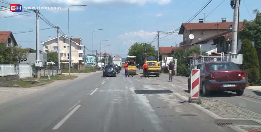 Бањалука: Поправка новог асфалта, по џепу грађана?!