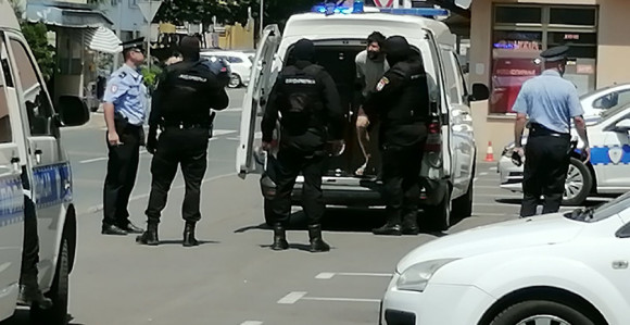 Kraj talačke krize: Napadač uhapšen, majka u bolnici