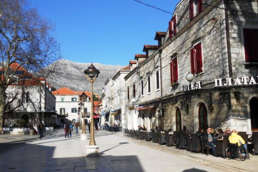 Još devet zaraženih u Trebinju, umrla žena iz Ljubinja