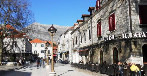 Još devet zaraženih u Trebinju, umrla žena iz Ljubinja