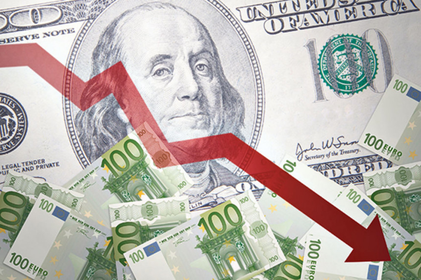Eksperti tvrde da bi američki dolar mogao da krahira