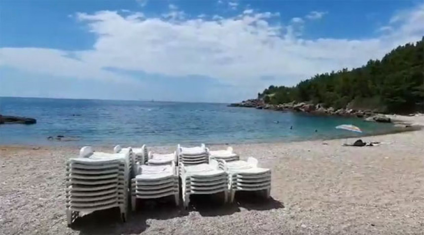 Црна Гора: Плаже пусте, угоститељи не спуштају цијене