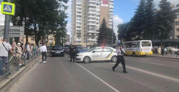 Talačka kriza u Ukrajini: Naoružan drži 20 putnika