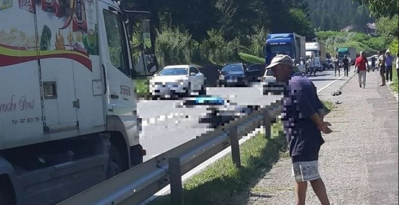 Stravičan sudar kod Maglaja, poginuo motociklista