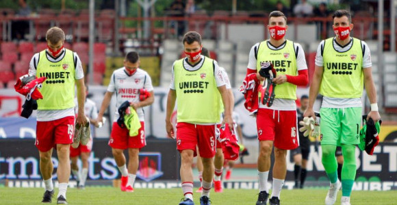 Kompletna ekipa u karantinu, 18 igrača zaraženo