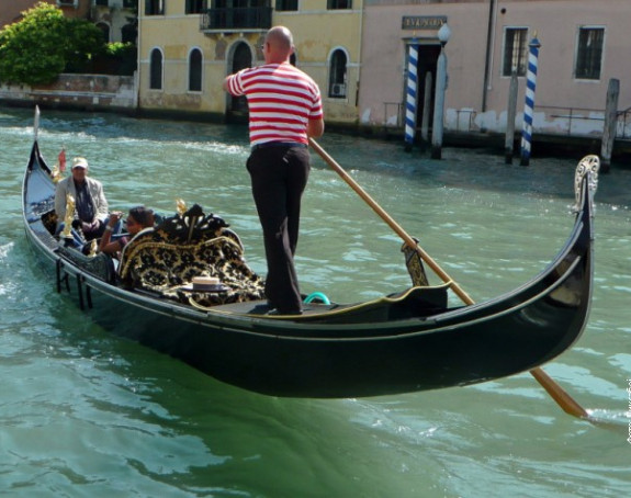 Turisti otežali – smanjen kapacitet gondola u Veneciji!