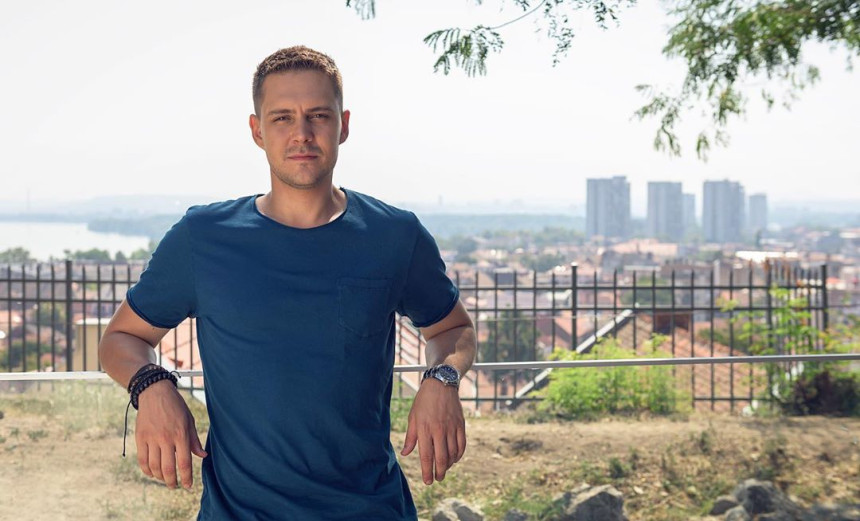 Biković honorar od "Košara" poklanja porodicama vojnika