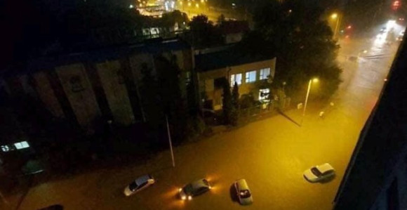 Poplavljen centar Tuzle zbog olujnog nevremena