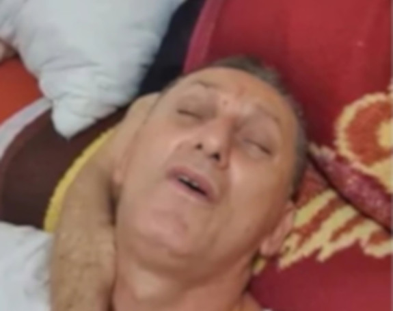 Šako zapevao pored oca u postelji i mnogima naterao suze na oči! (VIDEO)