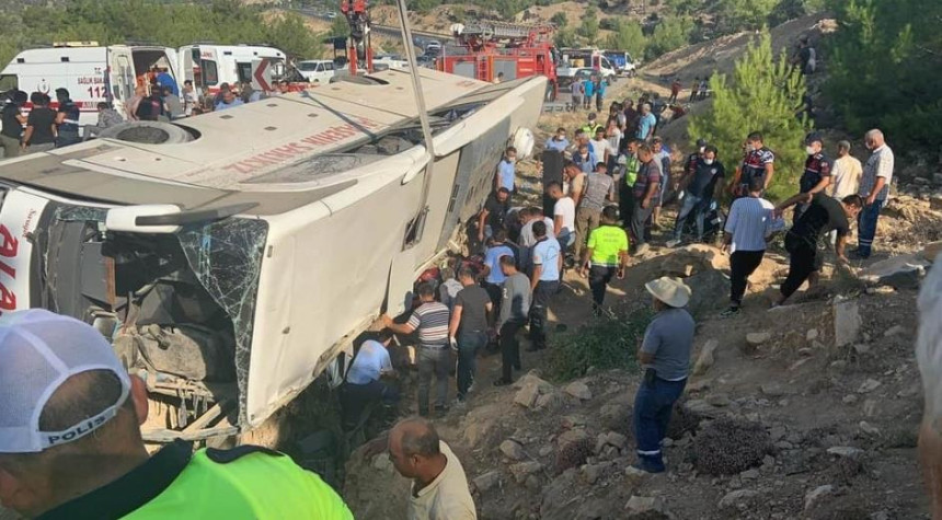 Преврнуо се аутобус, погинули војници, 10 тешко повријеђено