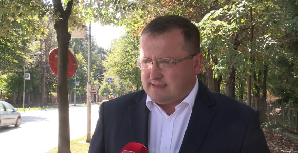 Jedini interes SNSD je izvoz mladih u EU i uvoz kovid smeća