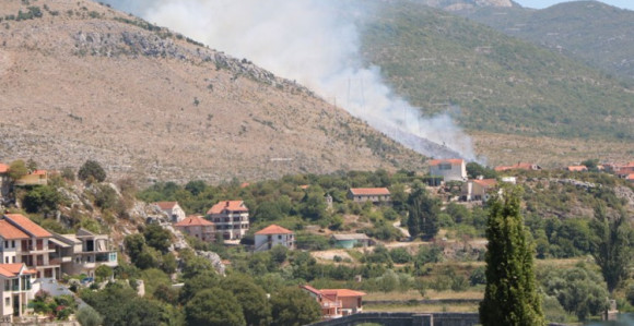 Izbio požar na izlazu iz Trebinja