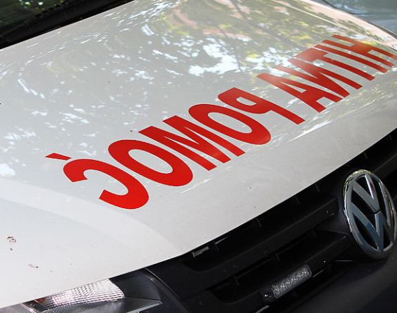 Jedna osoba poginula u prevrtanju automobila kod Trnova
