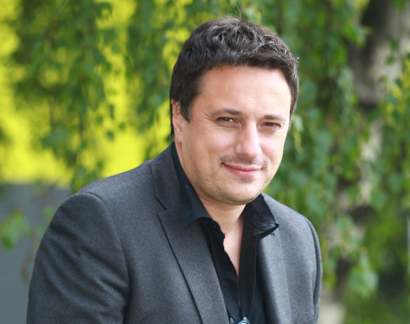 Andrija Milošević pobegao u vinograd pa uživa uz zrikavce!