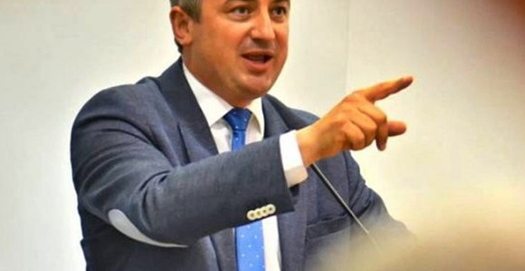 Ko je izdajnik? Ja u ratu, ili Dodik u švercu?