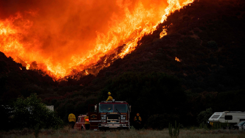 Više od 1.300 vatrogasaca gasi požar u Kaliforniji