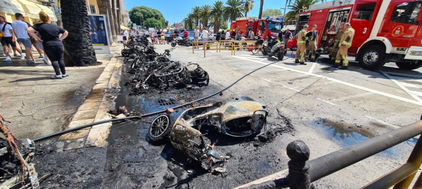 Požar u centru Splita, izgorjeli motori na šetalištu