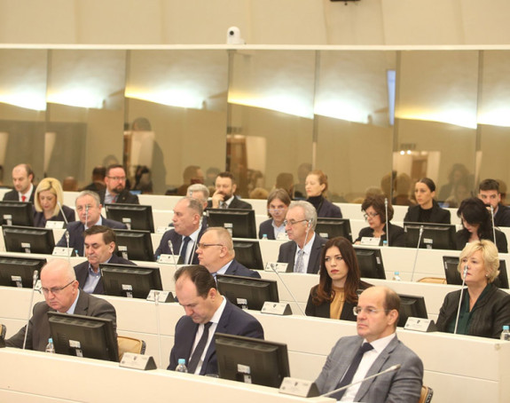SNSD, HDZ i SDA odlučuju o smanjenju otpremnina i ukidanju poslaničkog paušala